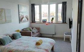 Guest Suite 50M From The Beach